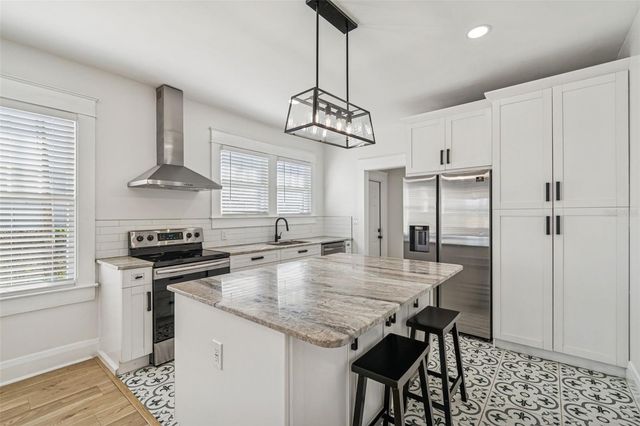 511 E STRATFORD AVENUE, Tampa, FL 33603