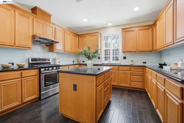 4976 4976 Ivyleaf Springs Rd, San Ramon, CA 94582