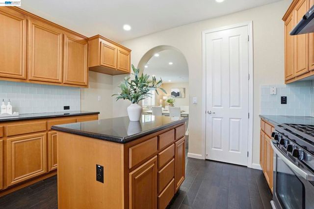 4976 4976 Ivyleaf Springs Rd, San Ramon, CA 94582