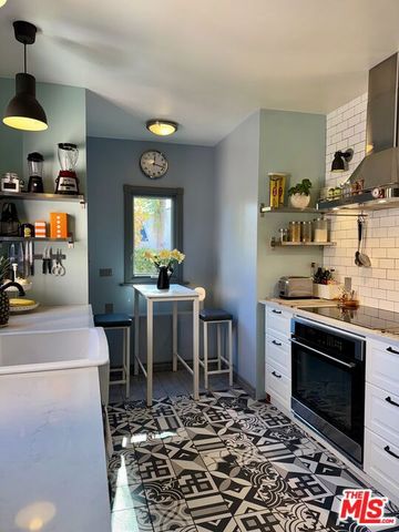 100 N Arden Boulevard, Los Angeles, CA 90004