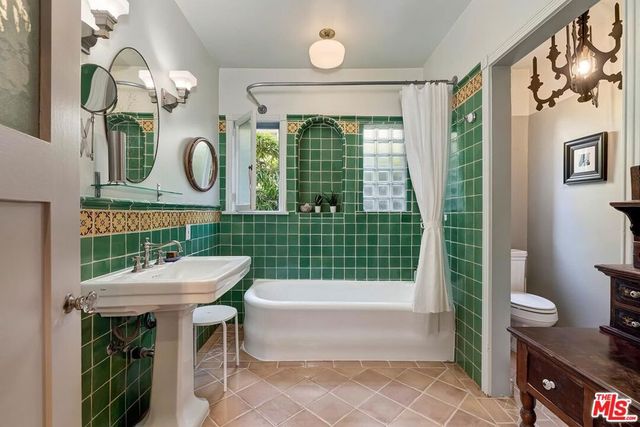 100 N Arden Boulevard, Los Angeles, CA 90004