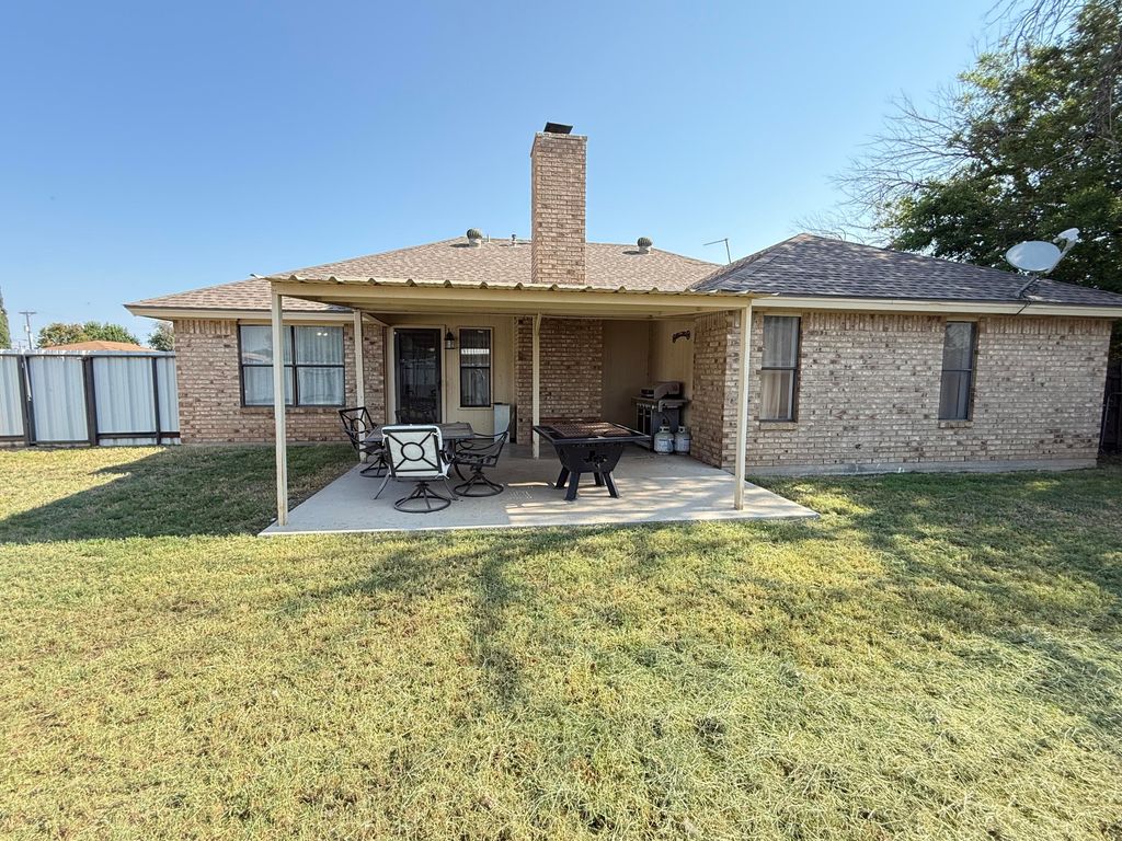 Image 27 of property listing at 2501 1st Atlas Street, San Angelo, TX 76905