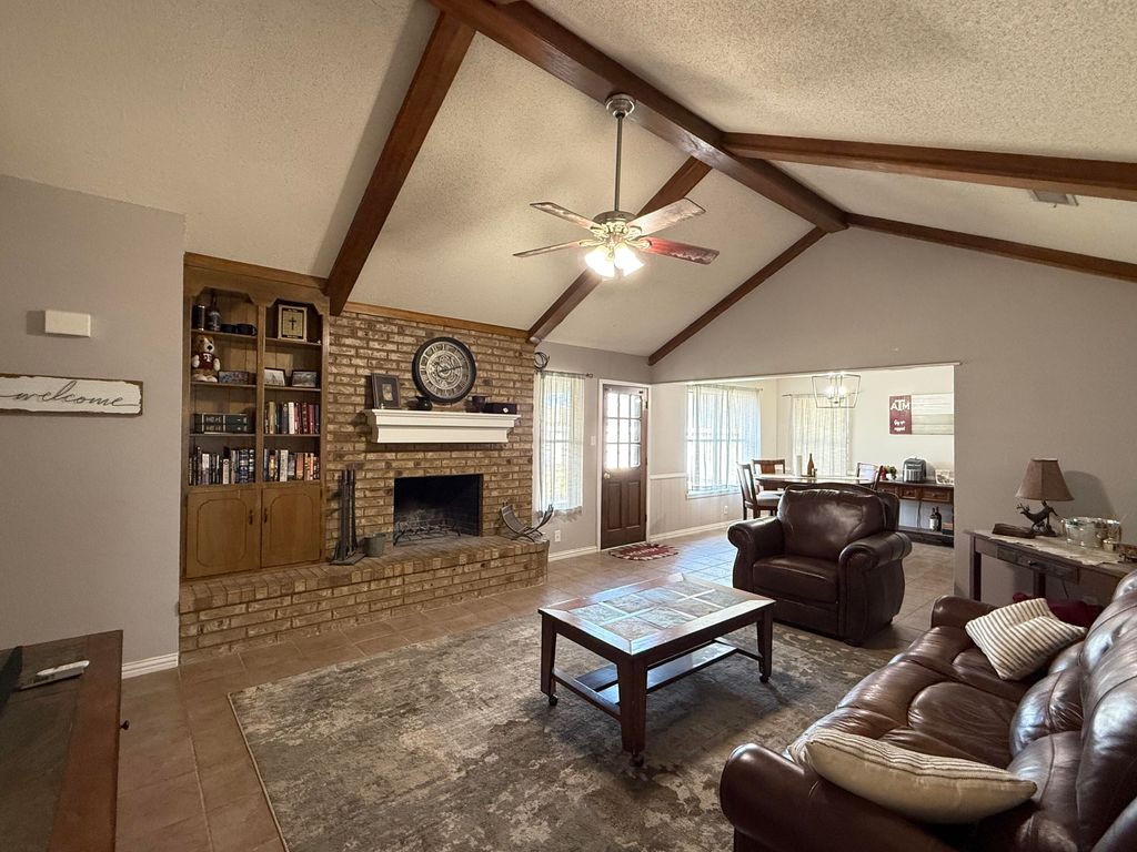 Image 7 of property listing at 2501 1st Atlas Street, San Angelo, TX 76905
