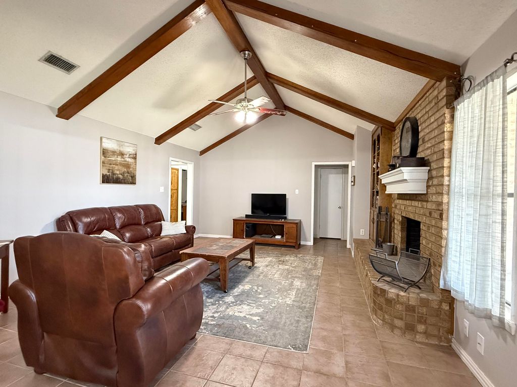 Image 8 of property listing at 2501 1st Atlas Street, San Angelo, TX 76905