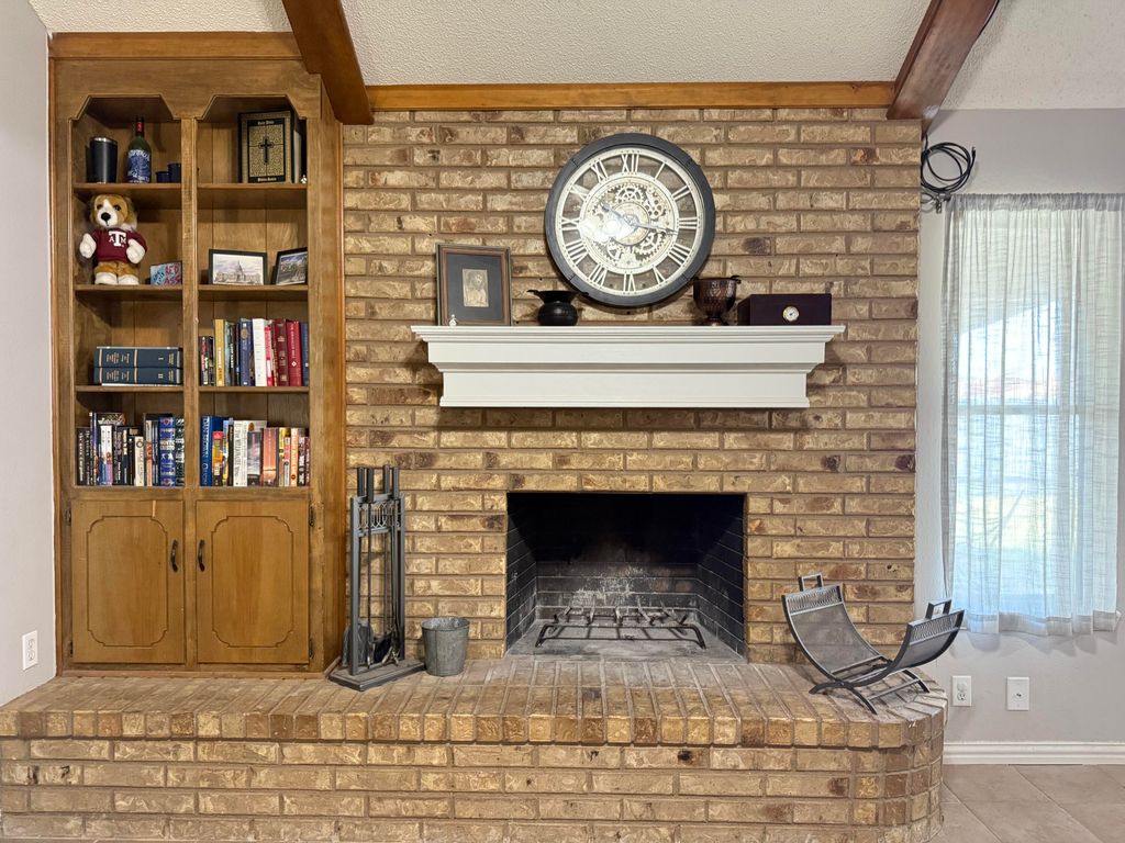 Image 9 of property listing at 2501 1st Atlas Street, San Angelo, TX 76905