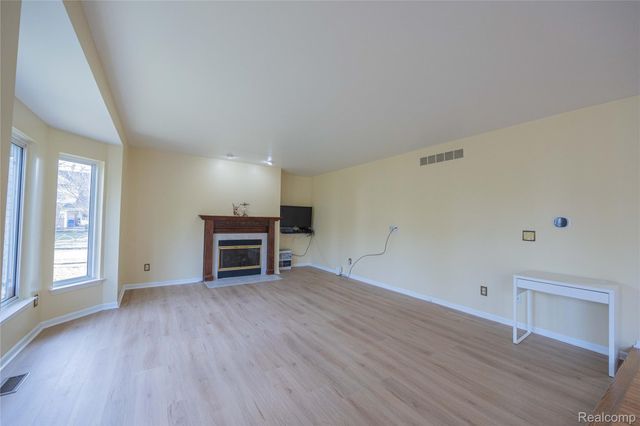 14073 Kahla Drive, Van Buren Charter Township, MI 48111