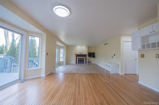 14073 Kahla Drive, Van Buren Charter Township, MI 48111