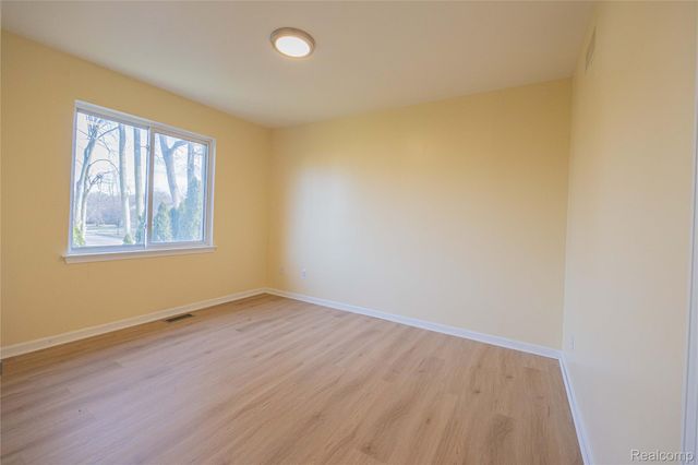 14073 Kahla Drive, Van Buren Charter Township, MI 48111