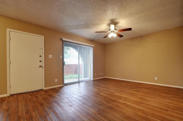 2414 Ventura DR 208, Austin, TX 78741