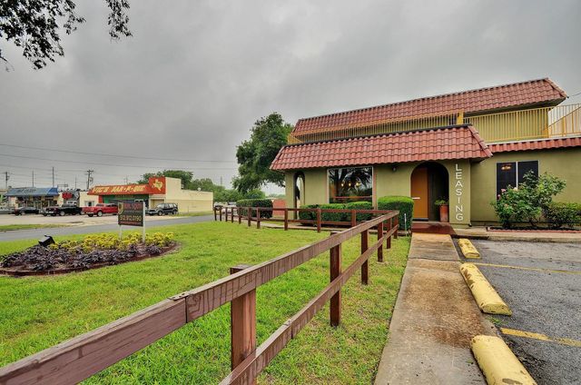 2414 Ventura DR 208, Austin, TX 78741