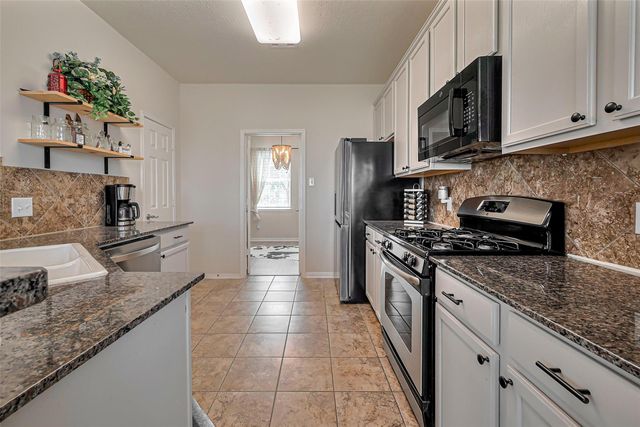 8339 Hampton Bay Drive, Baytown, TX 77523