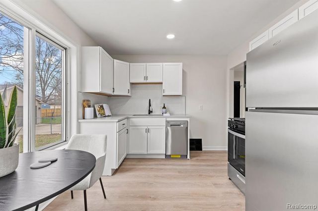 18714 Gaylord, Redford, MI 48240