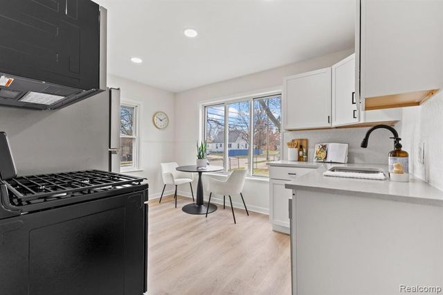 18714 Gaylord, Redford, MI 48240