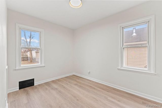 18714 Gaylord, Redford, MI 48240