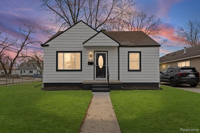 18714 Gaylord, Redford, MI 48240