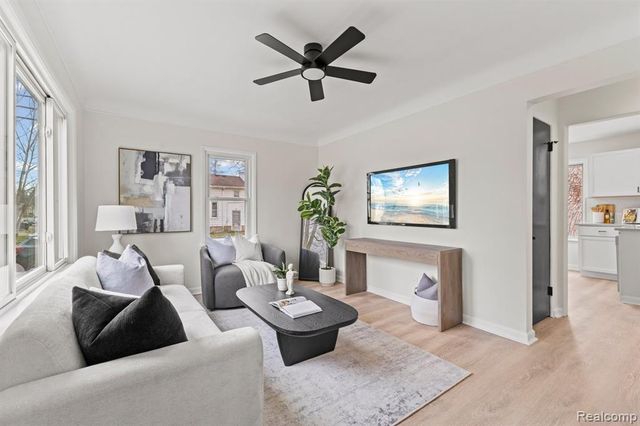 18714 Gaylord, Redford, MI 48240