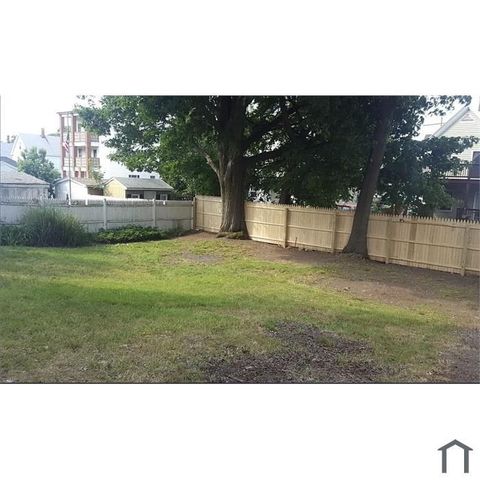 12 Milton 2, Lynn, MA 01902
