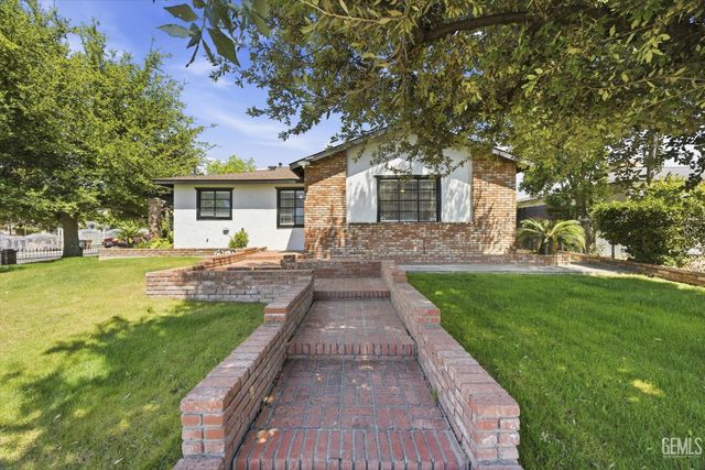2707 Anza Street, Bakersfield, CA 93305