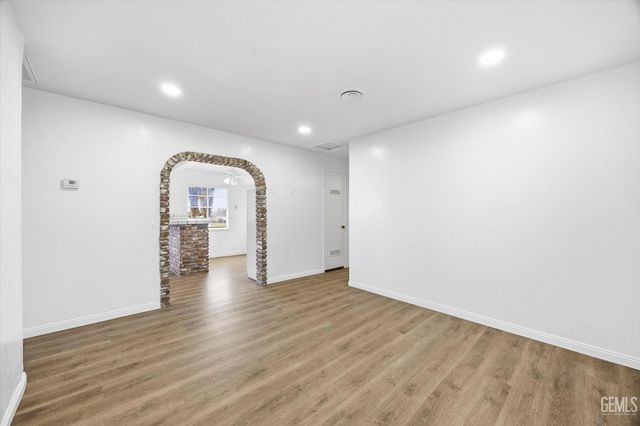 2707 Anza Street, Bakersfield, CA 93305