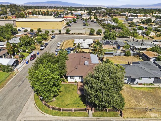 2707 Anza Street, Bakersfield, CA 93305