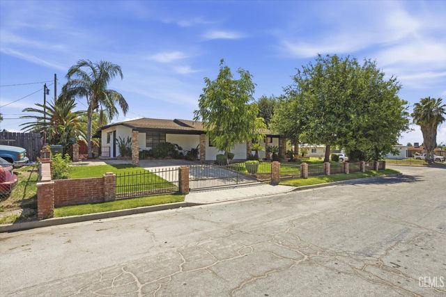 2707 Anza Street, Bakersfield, CA 93305
