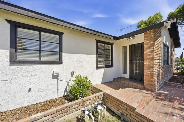 2707 Anza Street, Bakersfield, CA 93305