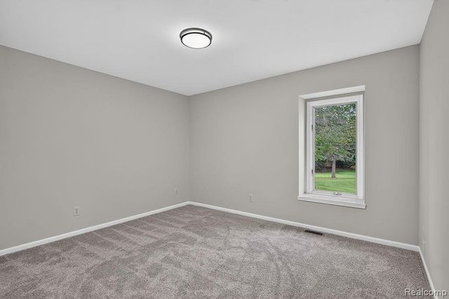 2524 Curtis Road, Leonard, MI 48367
