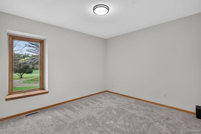 2524 Curtis Road, Leonard, MI 48367