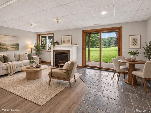 2524 Curtis Road, Leonard, MI 48367