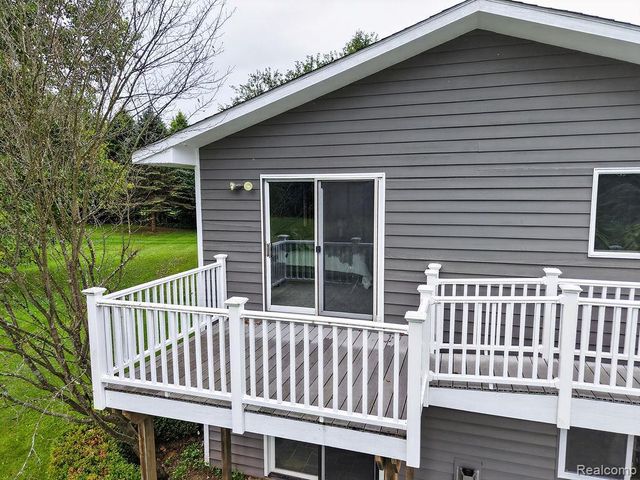 2524 Curtis Road, Leonard, MI 48367