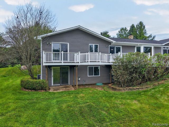 2524 Curtis Road, Leonard, MI 48367