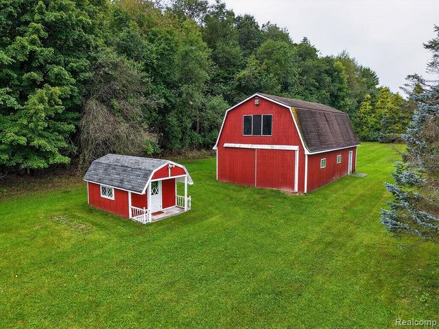 2524 Curtis Road, Leonard, MI 48367