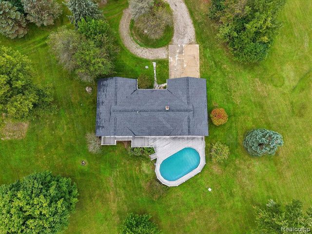 2524 Curtis Road, Leonard, MI 48367