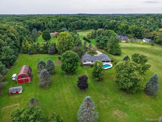 2524 Curtis Road, Leonard, MI 48367