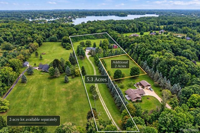 2524 Curtis Road, Leonard, MI 48367
