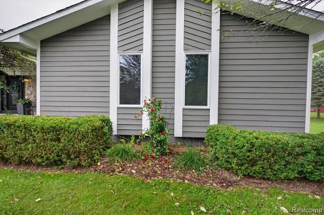 2524 Curtis Road, Leonard, MI 48367