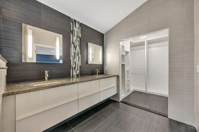 6285 Cherry Lane Farm Drive, West Chester, OH 45069