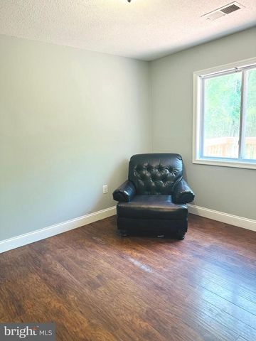 531 LOWE DR, Hague, VA 22469