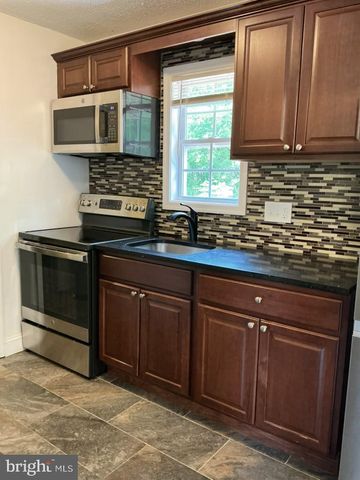 531 LOWE DR, Hague, VA 22469