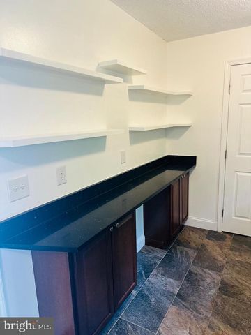 531 LOWE DR, Hague, VA 22469