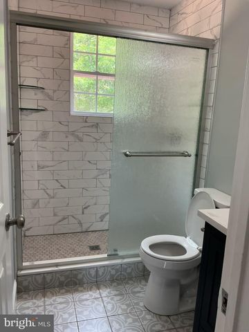 531 LOWE DR, Hague, VA 22469