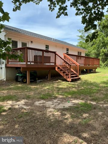 531 LOWE DR, Hague, VA 22469