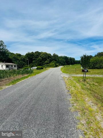 531 LOWE DR, Hague, VA 22469