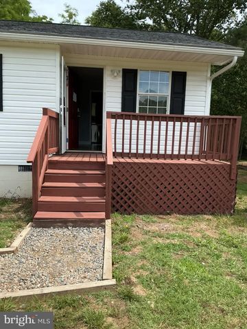 531 LOWE DR, Hague, VA 22469