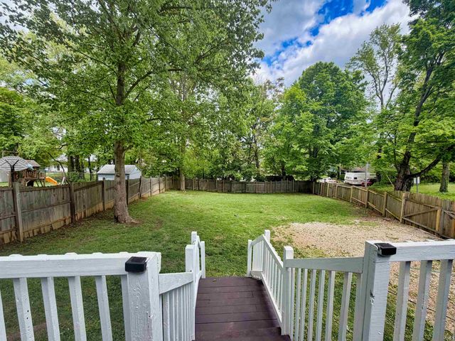 220 S Walnut Street, Ellettsville, IN 47429