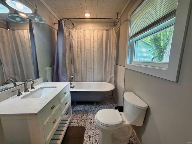 220 S Walnut Street, Ellettsville, IN 47429