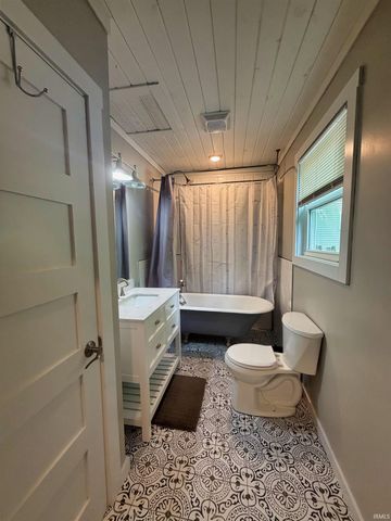 220 S Walnut Street, Ellettsville, IN 47429