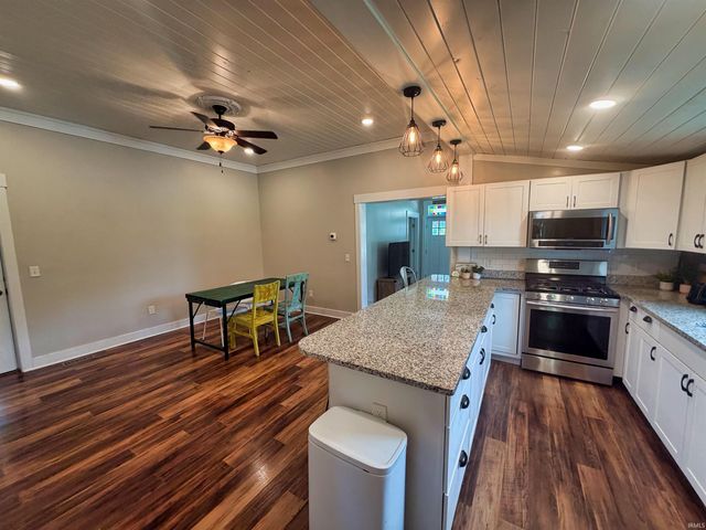 220 S Walnut Street, Ellettsville, IN 47429
