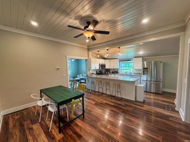 220 S Walnut Street, Ellettsville, IN 47429