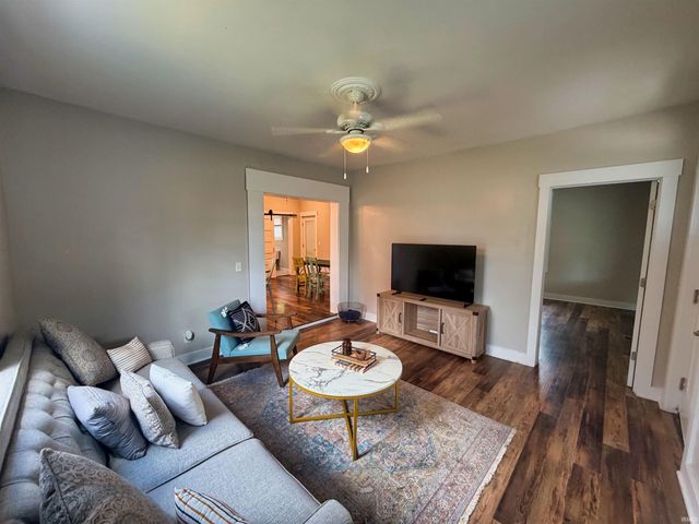 220 S Walnut Street, Ellettsville, IN 47429
